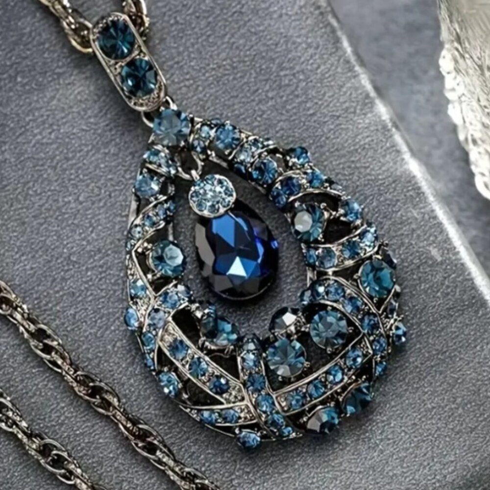 Elegant Vintage Teardrop Lab Created Sapphire Blue Cubic Zirconia Necklace